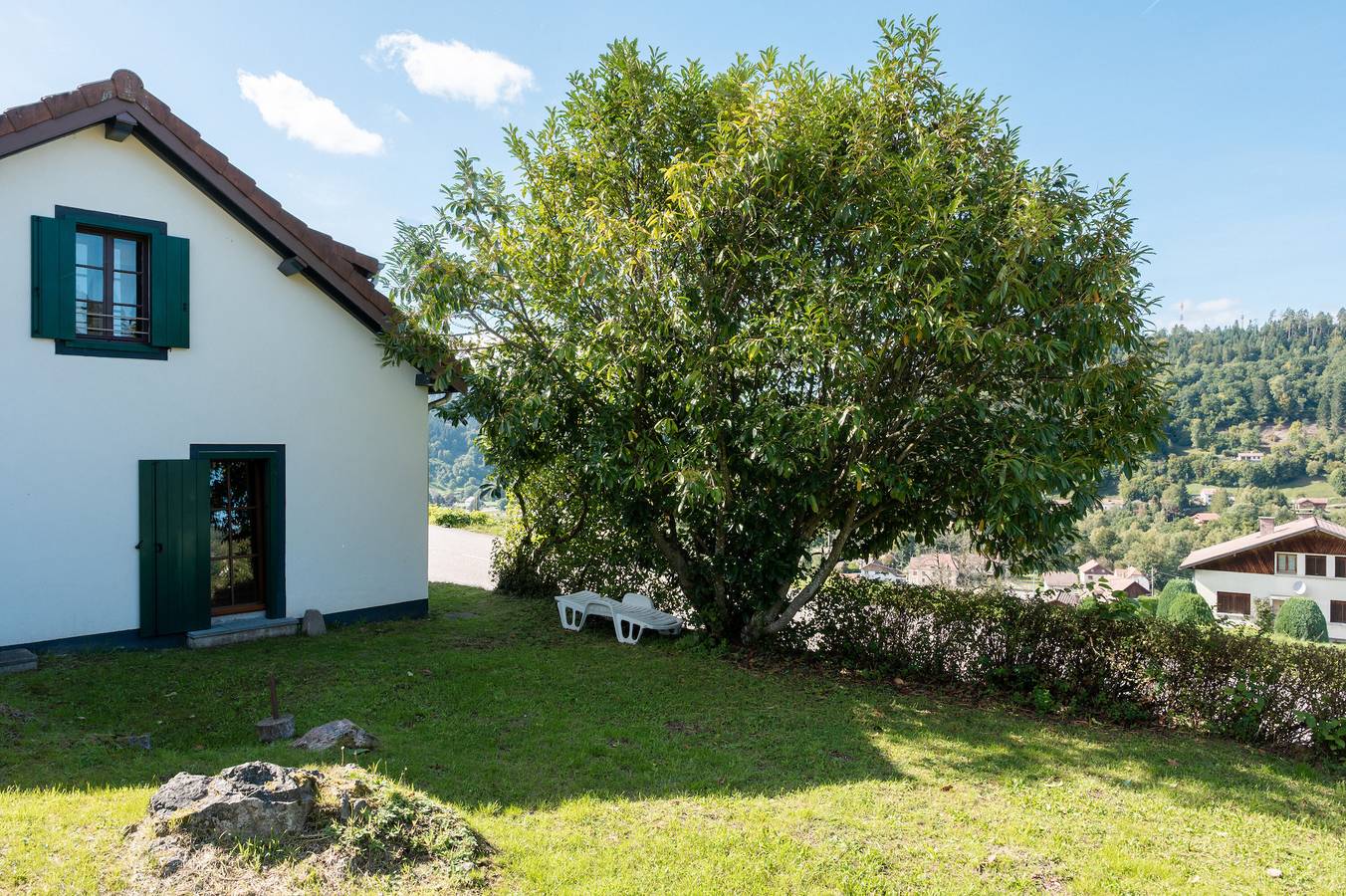 Maison de Vacances 'Maurice' avec Vue sur la Montagne, Terrasse Privée et Jardin Privé in Saint-Maurice-sur-Moselle, Région d'Épinal
