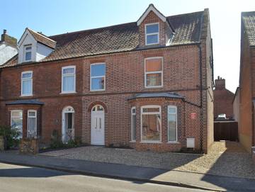 Holiday Rental for 9 People in Sheringham, Norfolk, Photo 1