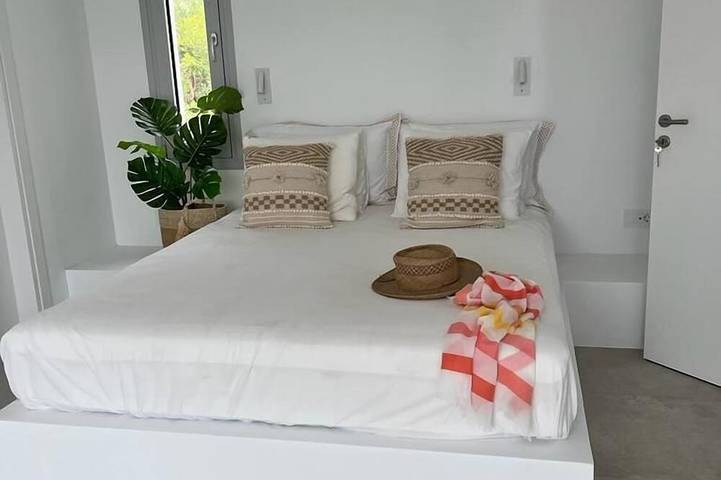 Location de vacances pour 11 personnes, avec piscine ainsi que jardin et terrasse dans Saronida - 2