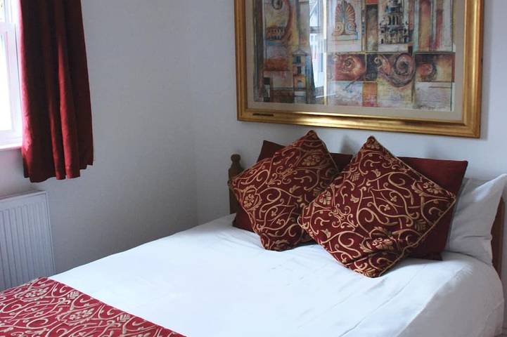 Gîte pour 4 personnes, avec sauna ainsi que piscine et jardin à Windsor - 3