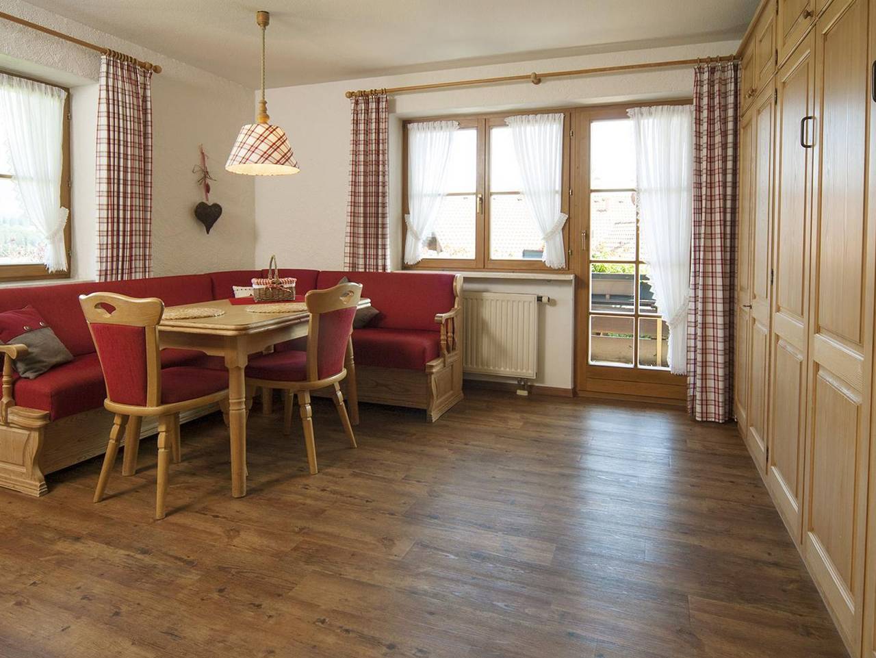 Ganze Ferienwohnung, Landhaus Exclusiv - Ferienwohnung 3 - Süd- und Ostbalkon in Bolsterlang, Bayerisch Schwaben