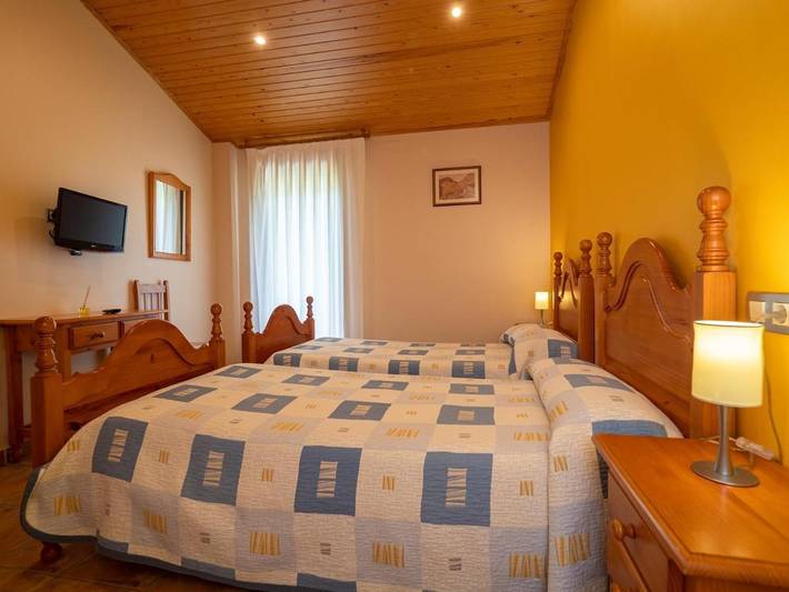 Casa rural para 2 personas, con balcón y vistas además de vistas al lago y jardín en La Ribagorza - 3