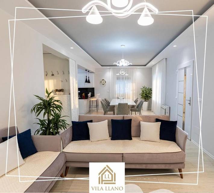 Lodge pour 7 personnes, avec bassin pour enfant et piscine ainsi que vue et jardin