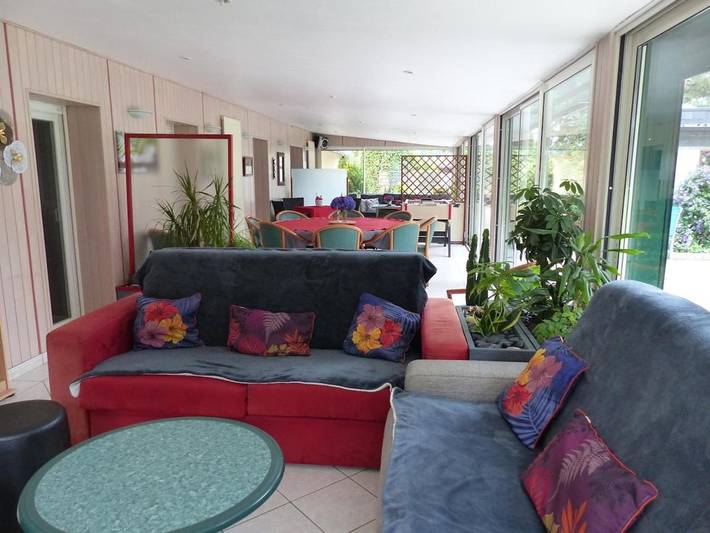 Location de vacances pour 18 personnes, avec jardin et jacuzzi ainsi que terrasse et piscine à Cléguérec - 2