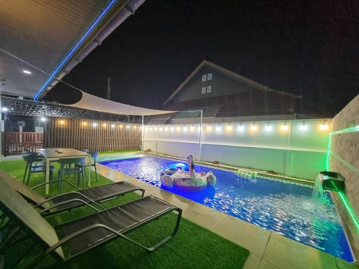 Maison de vacances pour 6 personnes, avec bassin pour enfant et piscine ainsi que terrasse et jacuzzi à Pattaya