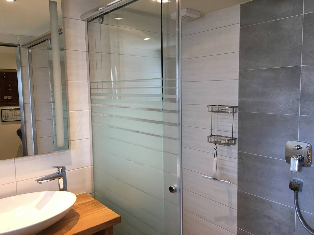 Ganze Wohnung, Apartment „2“ mit Gemeinschaftsterrasse und Wlan in Mössingen, Neckar-Alb
