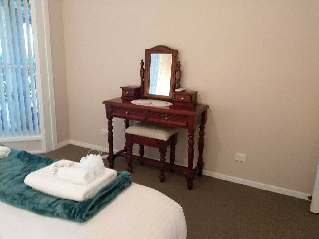 Ganze Wohnung, Great for couples + walk to cellar doors in Cessnock, Hunter Valley