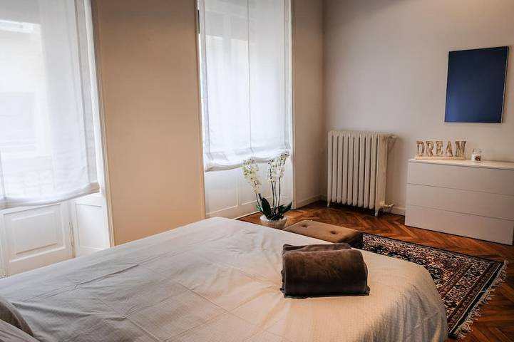 Appartamento intero, Padova - appartamento nel cuore del centro storico con parcheggio. in Padova, Provincia di Padova
