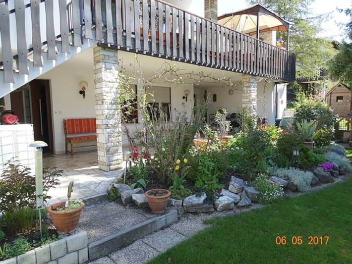 Ferienwohnung für 4 Personen, mit Balkon/Terrasse und Balkon sowie Terrasse und Garten