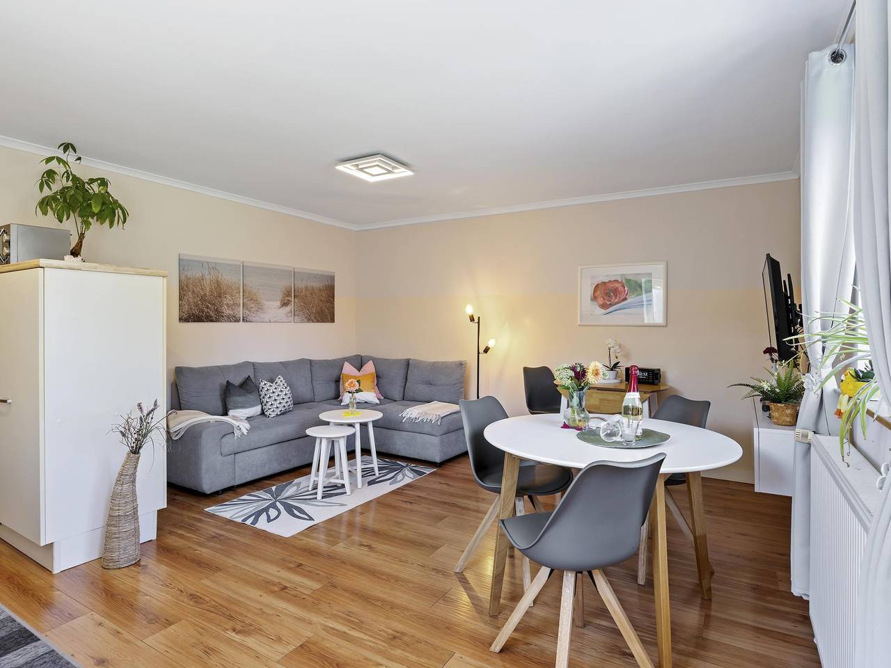 Ganze Wohnung, Strandnahe Ferienwohnung mit Terrasse und Garten in Hohenkirchen, Nordwestmecklenburg (Wismar und Umgebung)