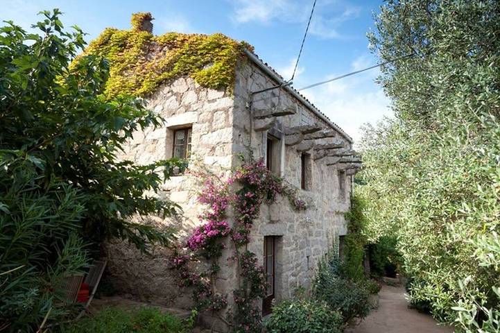 Maison de vacances pour 4 personnes, avec terrasse et jardin à Figari