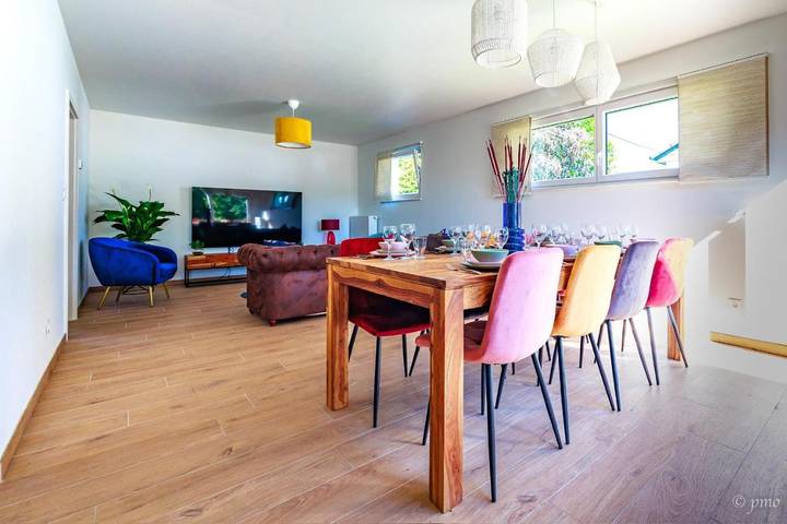 Location de vacances pour 7 personnes, avec vue ainsi que piscine et jardin dans Champlon - 2