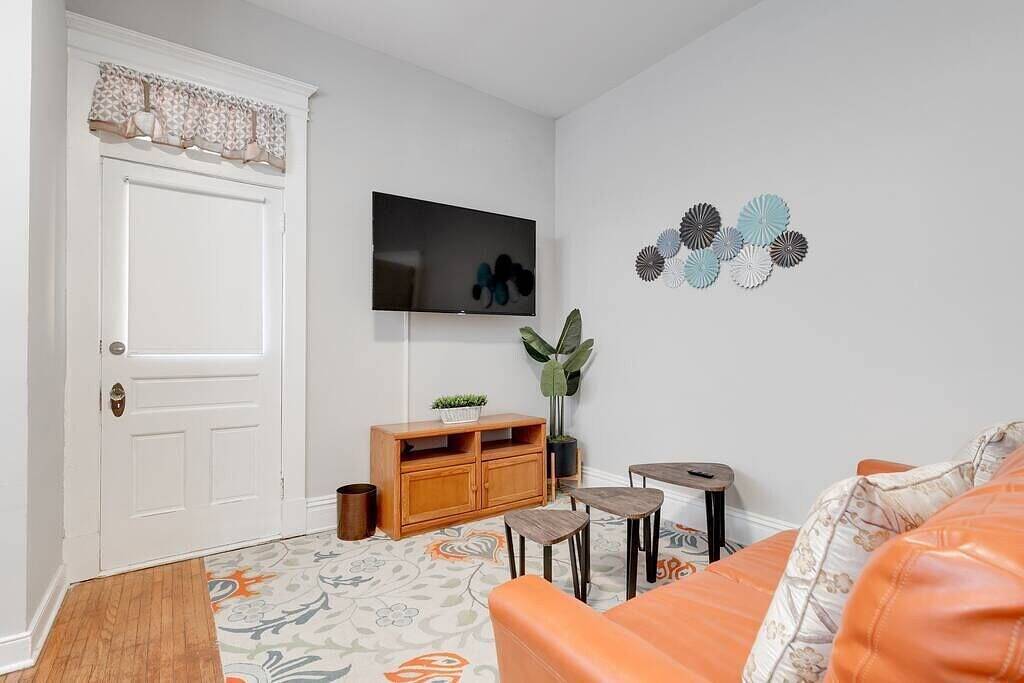 Ganze Wohnung, Carytown nest/King Bed/fully fenced in Richmond, Virginia