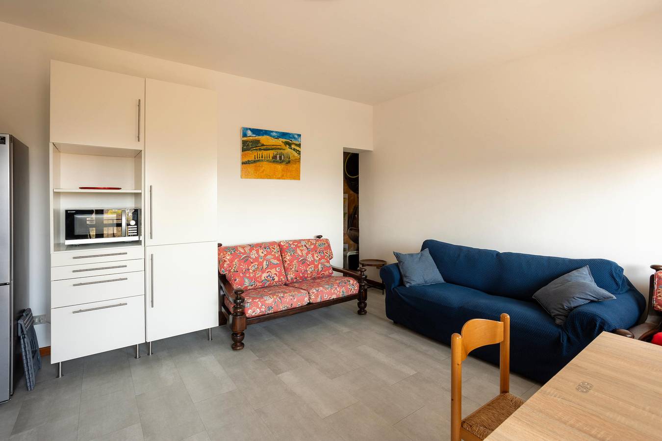 Apartamento entero, Apartamento 'Terrazza' con vistas al lago, terraza privada y Wi-Fi in Arona (Lago Maggiore), Municipio de Arona