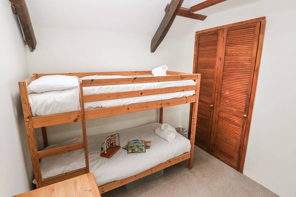 Pant Y Ffynnon, pet friendly, character holiday cottage in St Davids in Trefin, Pembrokeshire