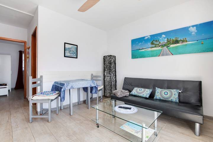 Entire apartment, Vacation 'Dunes Resort To Relax' with Shared Pool, Pool View and Terrace in Corralejo, La Oliva