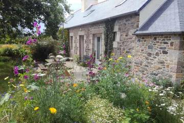 Gîte pour 5 personnes, avec terrasse et jardin à Pommerit-le-Vicomte