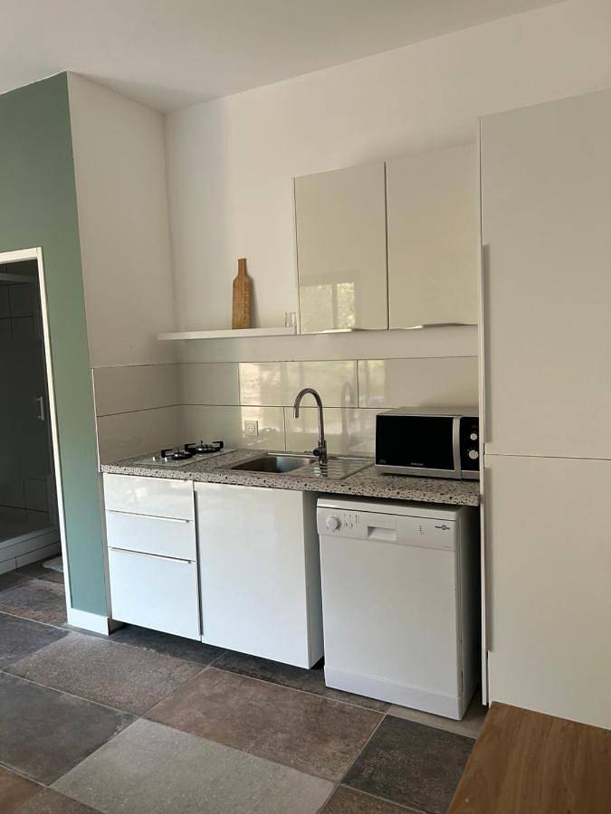 Gîte pour 2 personnes, avec piscine ainsi que jardin et terrasse à Les Pennes-Mirabeau - 4