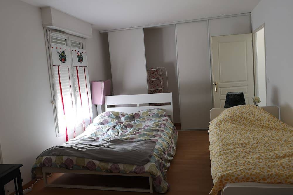 House in disneyland Paris in Bussy-Saint-Georges, Sena y Marne