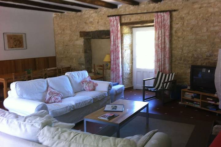 Location de vacances pour 7 personnes, avec piscine et jardin à Saint-Martial-d'Albarède - 3