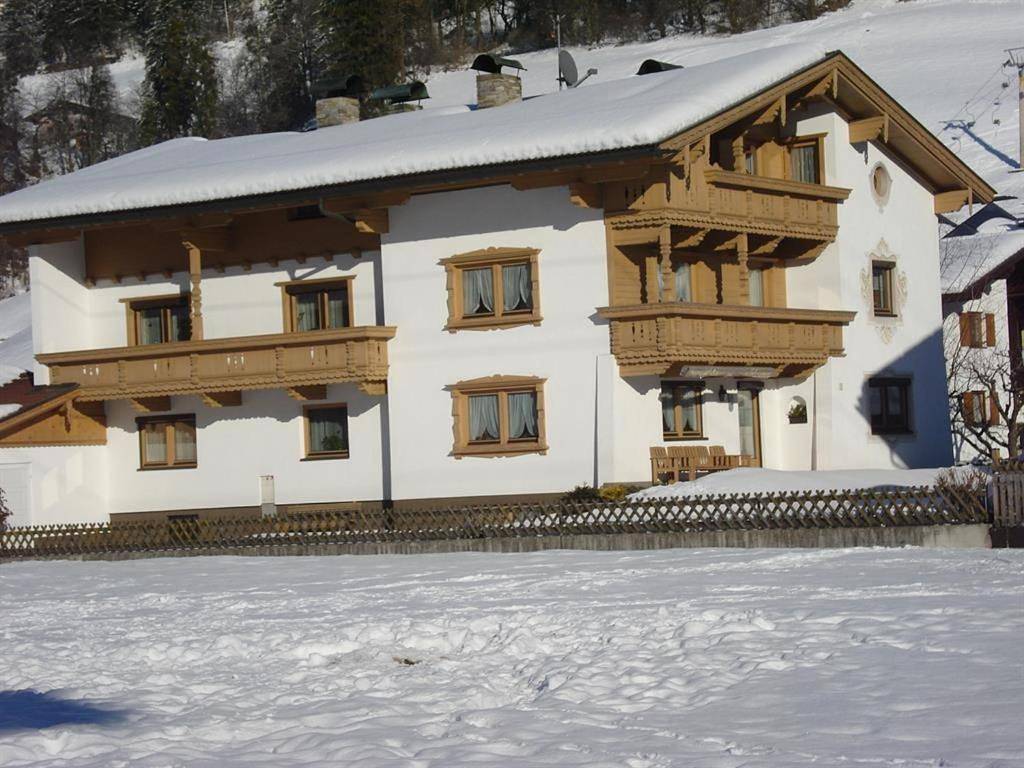 Ganze Wohnung, One-Bedroom Apartment with Shower in Ramsberg, Bezirk Schwaz