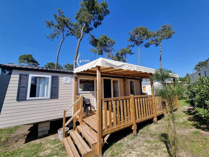 Bungalow pour 6 personnes, avec jacuzzi et piscine ainsi que sauna et terrasse à Lège-Cap-Ferret