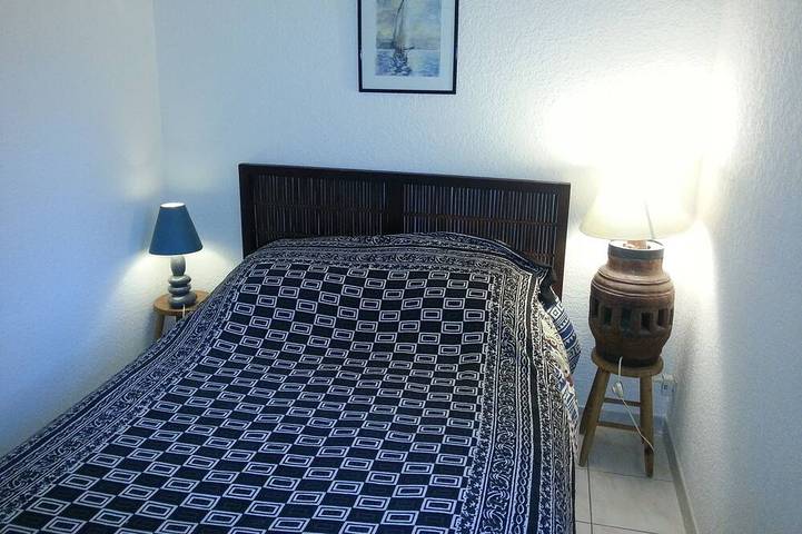 Gîte pour 4 personnes, avec piscine ainsi que jardin et terrasse à Gruissan - 4