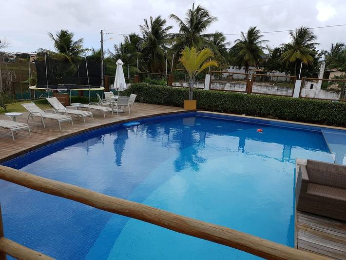 Casas e apartamentos de temporada para 10 pessoas, com jardim e piscina e ainda balcão and piscina infantil em Itacimirim