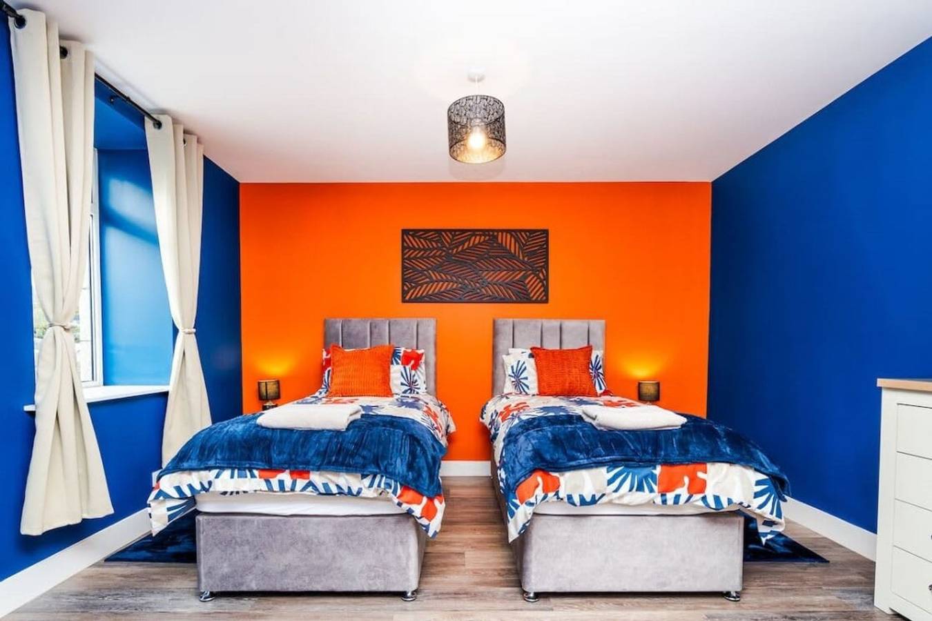 Entire apartment, Aberdeen Airport Cozy Apartment - 3 Beds - Sleeps 5 with Free Parking and Fast Wi-Fi in Aberdeen, Aberdeenshire