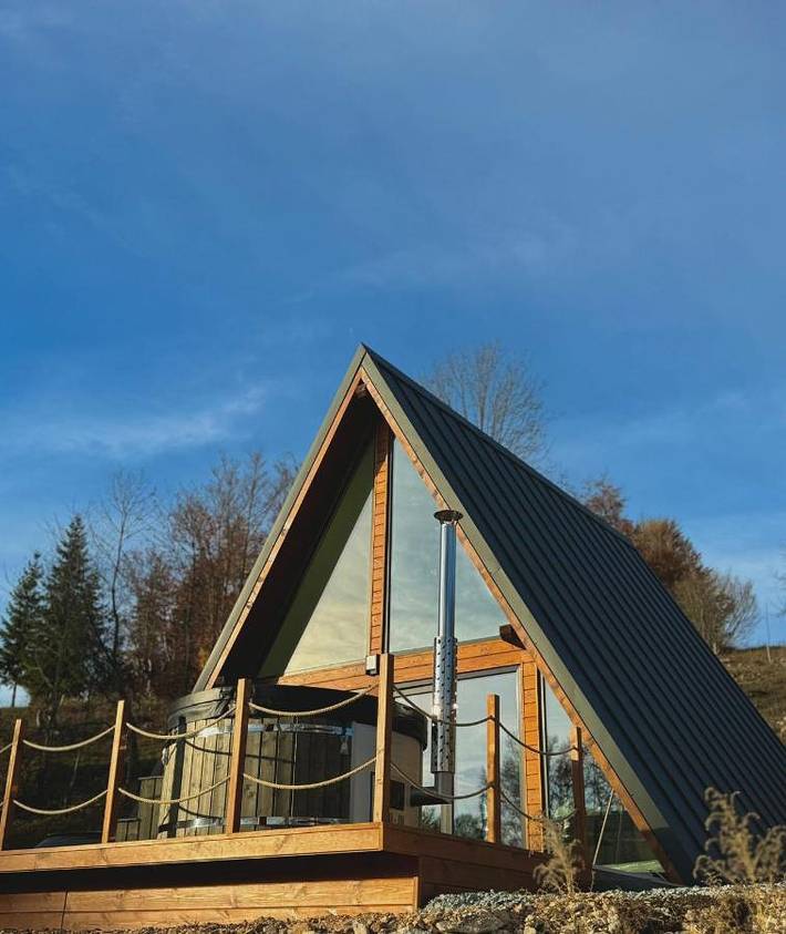 Gîte pour 4 personnes, avec Balcon et Jacuzzi ainsi que Terrasse et Jardin