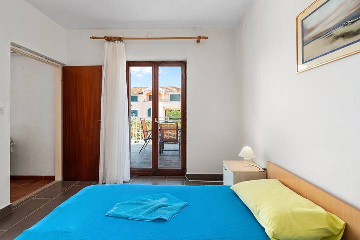 Ferienwohnung für 3 Personen, mit Balkon und Garten in Sibenik - 3