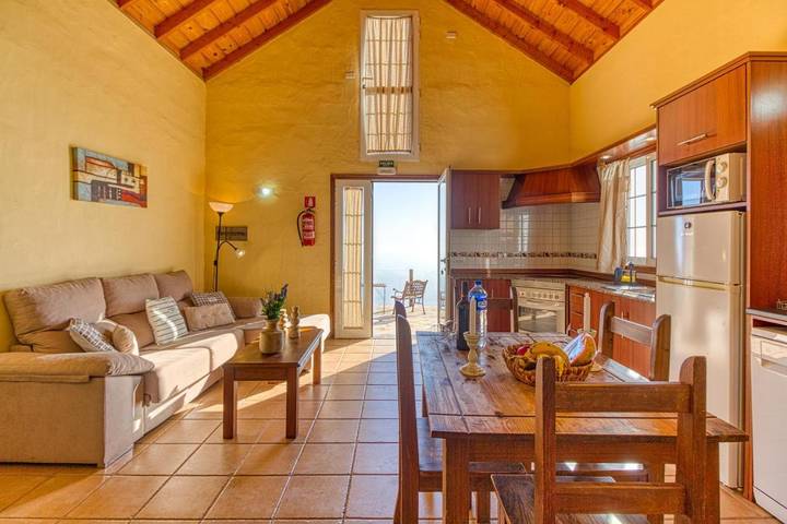 Chalet para 4 personas, con Jacuzzi y Terraza además de Jardín y Vistas en La Palma - 3