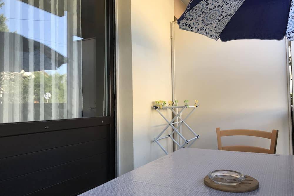 Entire apartment, Beautiful T1 30 m2, gated, near downtown, private parking. Wireless in Thonon-les-Bains, Thonon-les-Bains region