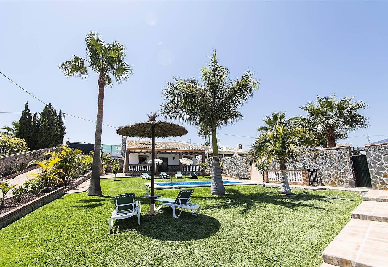 Villa "Elcano" with Mountain View, Pool, Wi-Fi, Garden & Terrace in Frigiliana, Costa del Sol