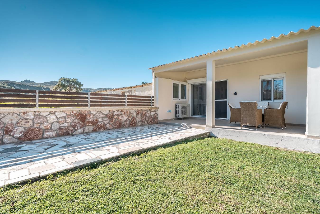 Ganzes Studio, Studio 'Fanes 3' mit Bergblick, Wlan und Klimaanlage in Fanes, Rhodos