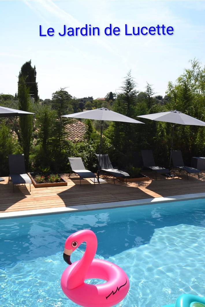 Appartement de vacances pour 4 personnes, avec Terrasse ainsi que Jardin et Piscine