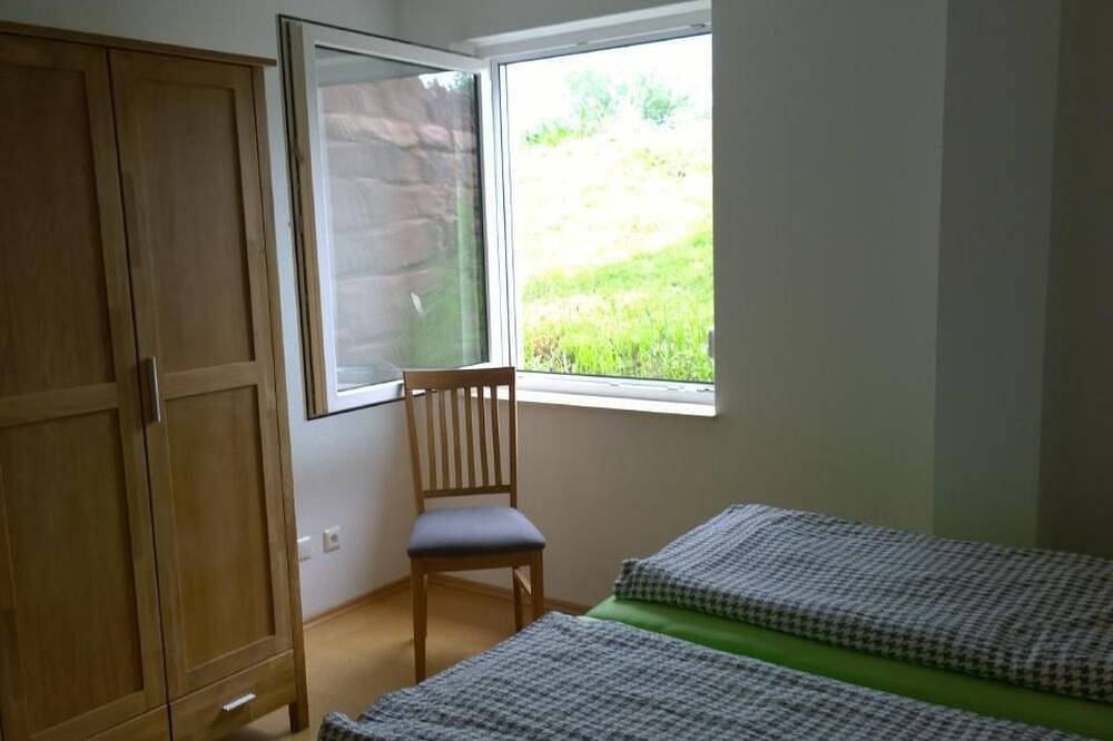 Ganze Wohnung, Wohnung mit Terrasse, Grill und Garten in Calw, Nordschwarzwald
