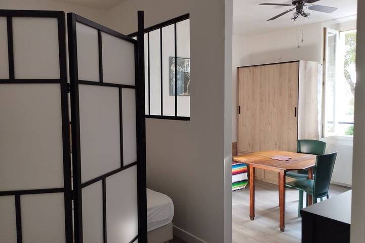 Appartement entier, Joli T1 , 36m2, sur Terrain de 1700m2, Proche Commerces et Plages in Le Pradet, Côte méditerranéenne (France)