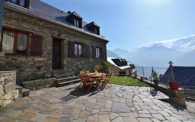 Gîte pour 6 personnes, avec jardin à Grust