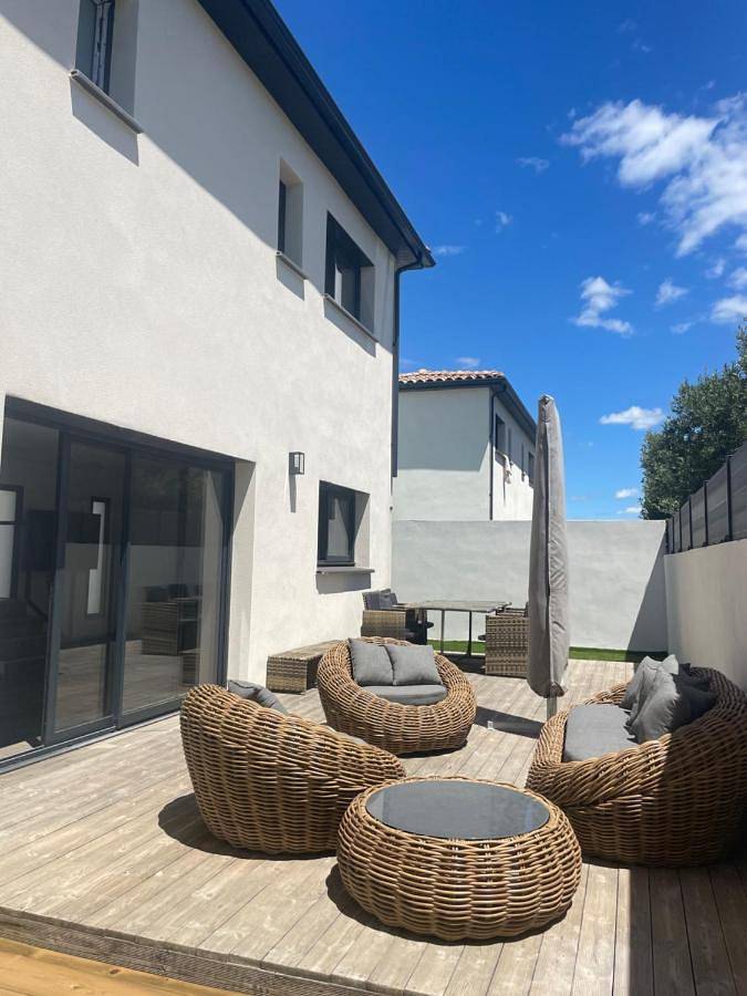 Location de vacances pour 6 personnes, avec jardin à Garons - 3