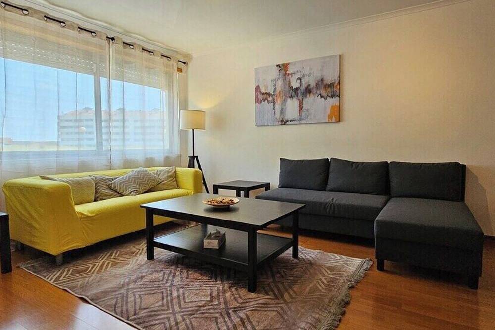 Apartamento entero, Modern 3 Bed Flat - Beaches, Expo & City Fun - Your Gateway to Lisbon in Montijo, Halbinsel von Setúbal