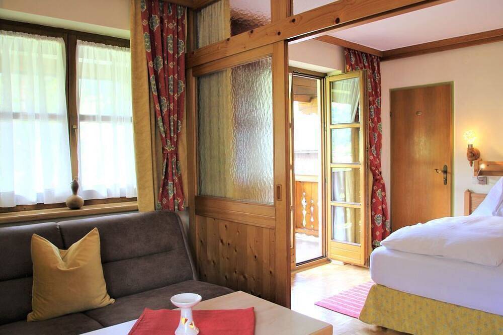 Studio oder Familienzimmer mit Dusche od. Bad, Wc - Bauernhofhotel \"die in Dorfgastein, Ski Amadé