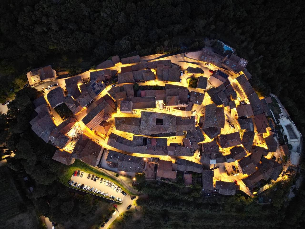 Entire apartment, La Casa Di Memmo in the Heart of the Sienese Countryside in Petroio, Trequanda