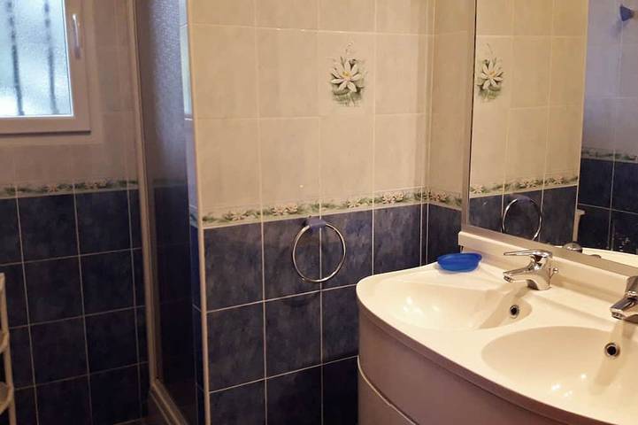 Location de vacances pour 4 personnes, avec piscine ainsi que jardin et jacuzzi à Ventiseri - 4