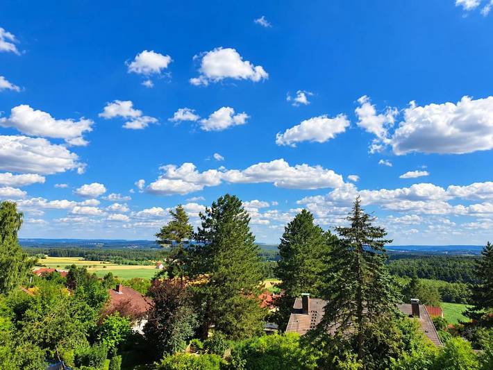 Ferienwohnung für 6 Personen, mit Balkon und Terrasse sowie Ausblick in Haundorf