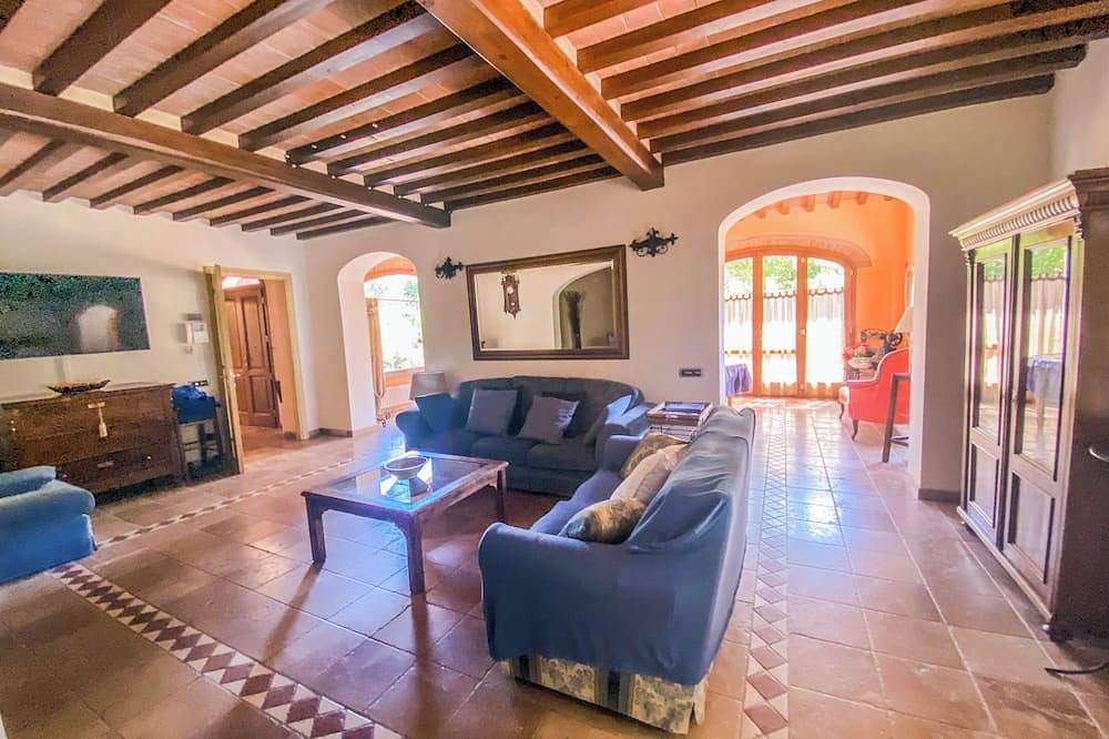 Villa with private pool and fenced garden 50 km from Pisa, Florence, sea. in Fucecchio, Florenz Provinz