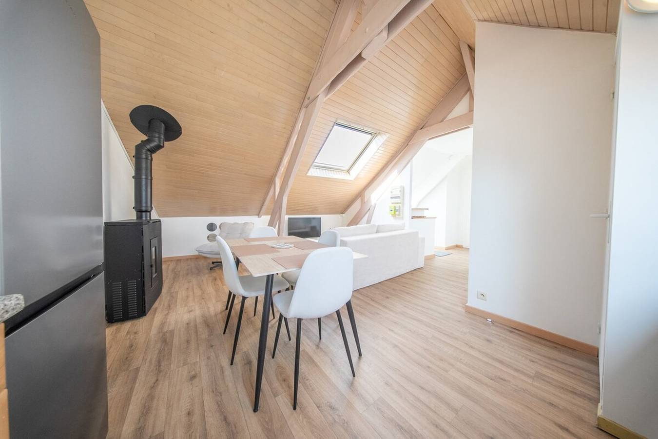 Apartamento entero, Le Cocon sous les Toits – à 5min du Centre in Lorient, Côte des Mégalithes
