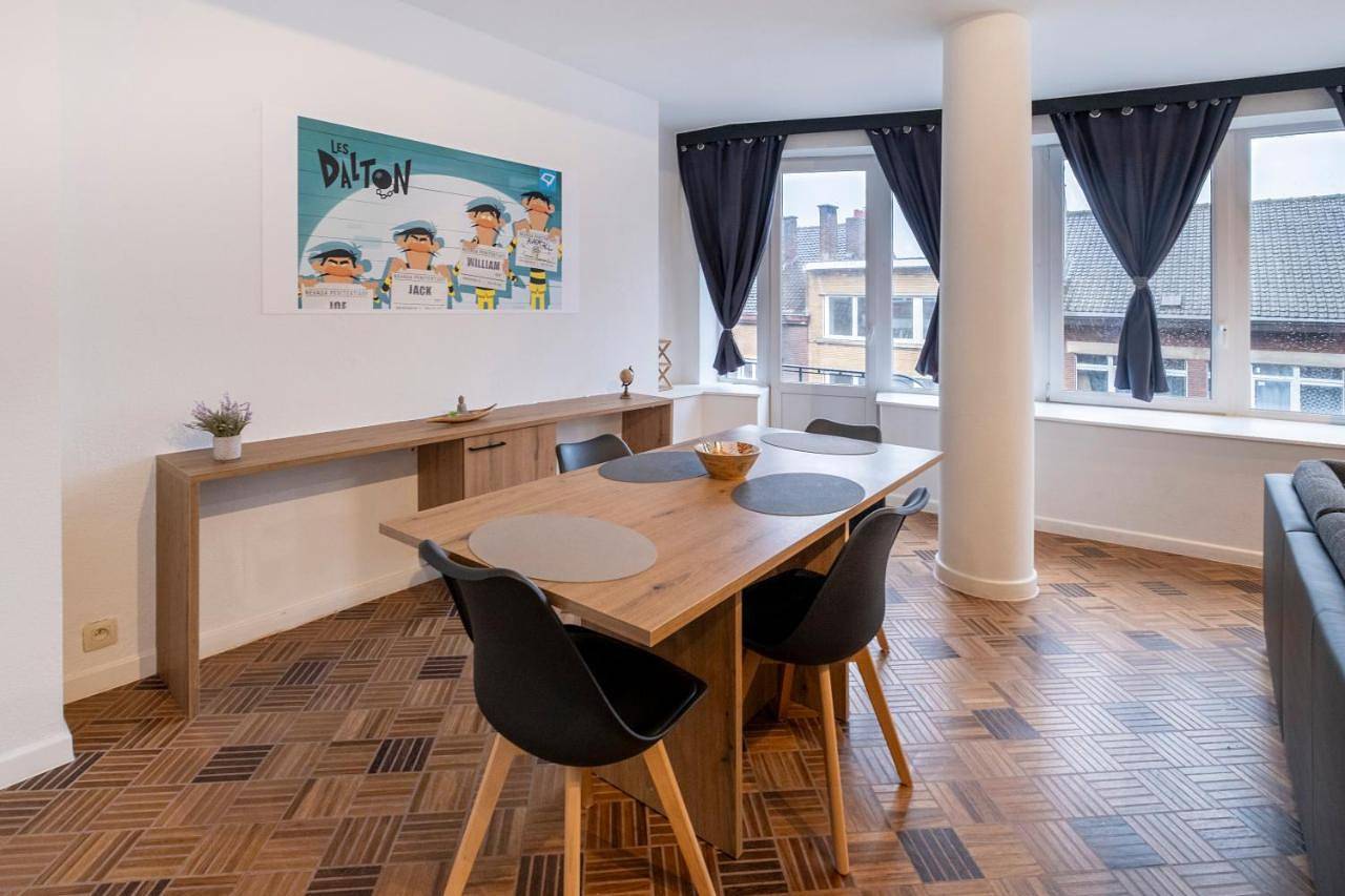 Appartement entier, Two-Bedroom Apartment in Charleroi, Hainaut