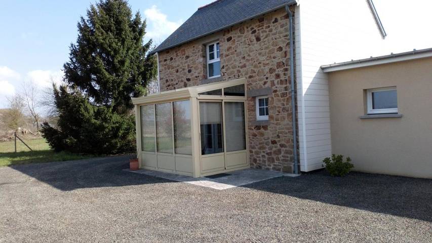 Location de vacances pour 3 personnes, avec jardin et vue, animaux acceptés à Montviron - 3