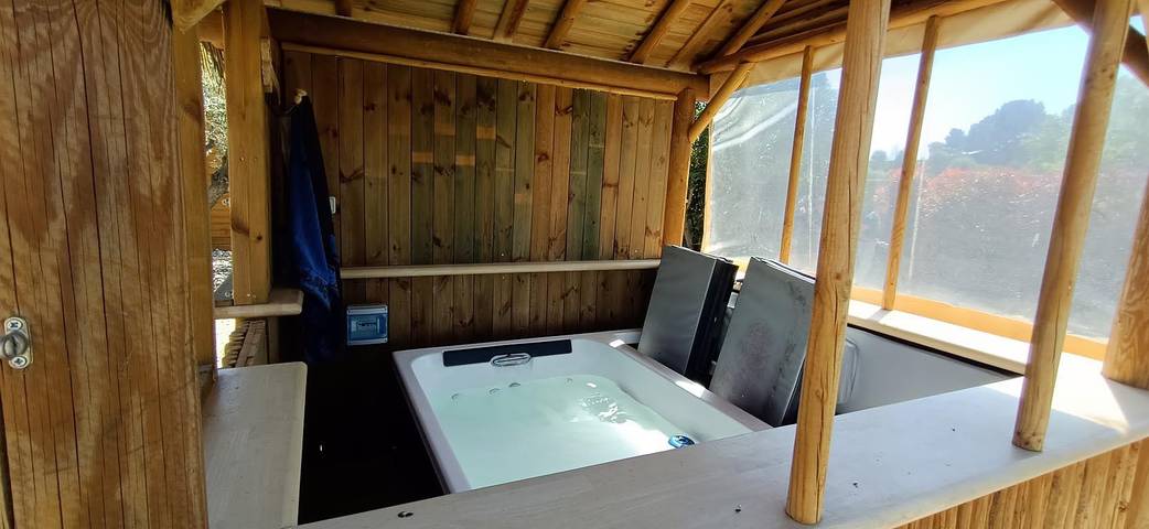 Chambre d’hôte pour 5 personnes, avec piscine et jardin ainsi que jacuzzi et terrasse dans l' Hérault - 3